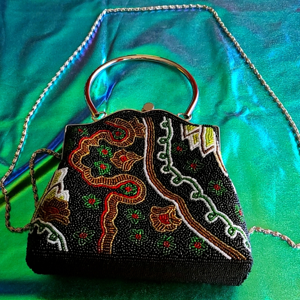 Beaded clutch